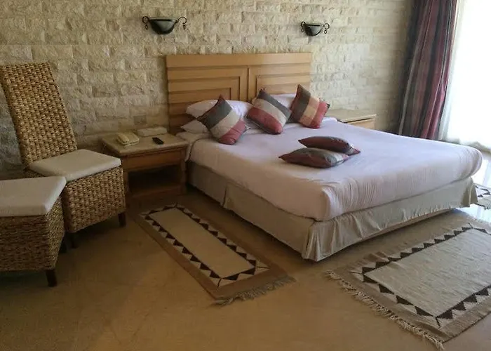 Отель Sunrise Juman Beach Resort 4*