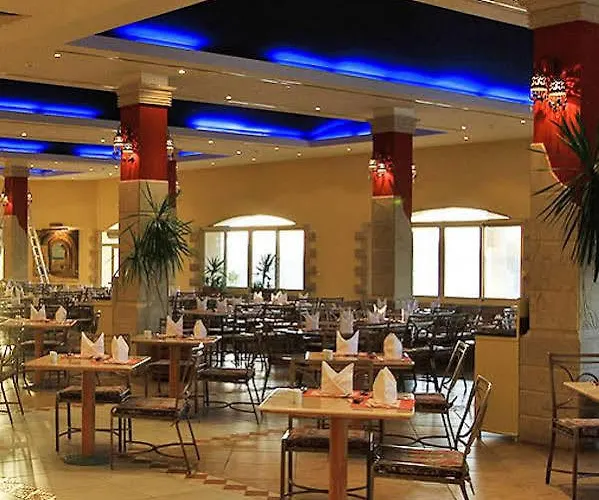 Отель Sunrise Juman Beach Resort 4*