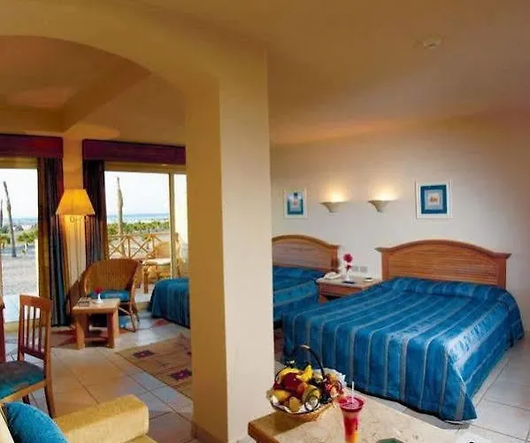 Отель Sunrise Juman Beach Resort 4*