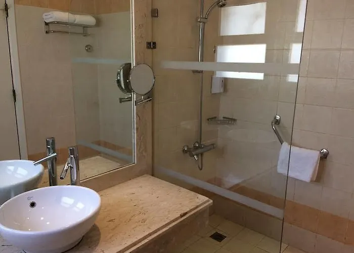 Отель Sunrise Juman Beach Resort 4*