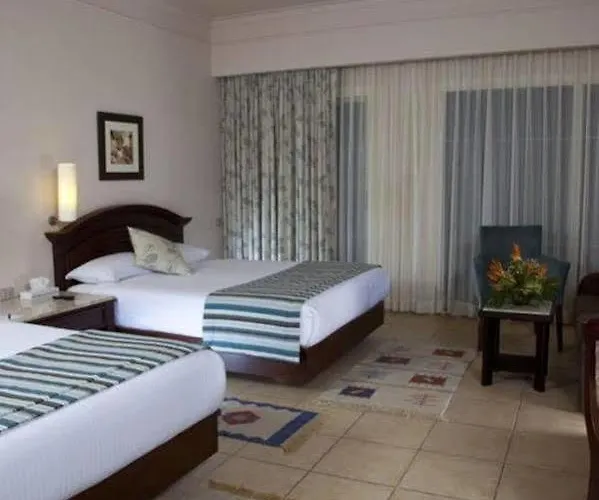 Sunrise Juman Beach Resort Отель